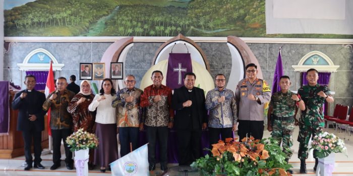 PEMBUKAAN SIDANG KLASIS GPM BURSEL, GUBERNUR : TINGKATKAN SPIRIT OPTIMISME YANG LUHUR DAN MULIA