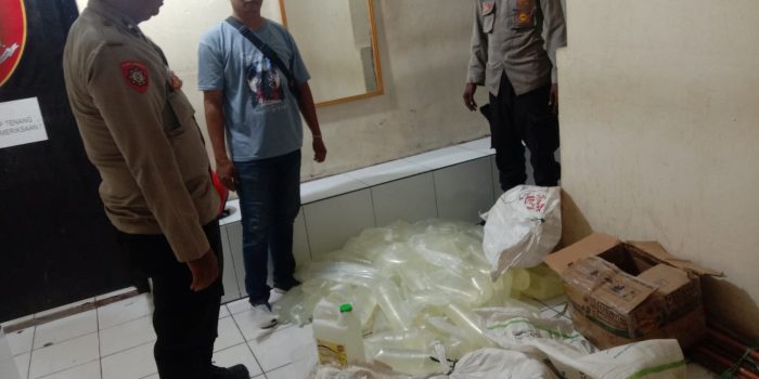 Polsek Baguala Kembali Gelar Razia Miras Ratusan Liter Miras Di Sita