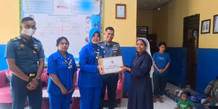 Wujudkan Rasa Saling Peduli, Lanal Saumlaki Kunjungi Panti Asuhan Bakti Luhur Saumlaki