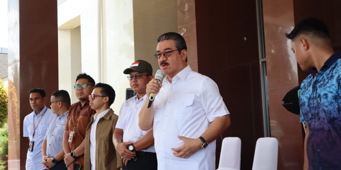PEDULI KEPADA MASYARAKAT, GUBERNUR LEPAS SEJUMLAH BANTUAN SOSIAL
