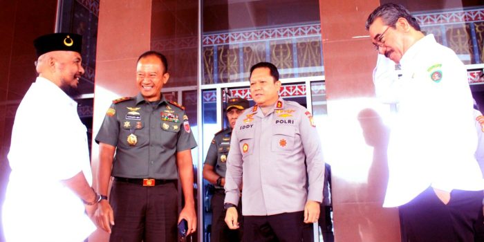 Gubernur Pimpin Rapat Bahas Gunung Botak, Selang : Kawasan Gunung Botak Akan Ditertibkan