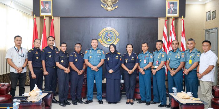 DANLANTAMAL IX AMBON TERIMA KUNJUNGAN AUDIENSI KAKANWIL BEA DAN CUKAI MALUKU