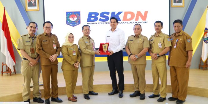 BSKDN Kemendagri Beri Pembekalan Bupati Indramayu, Dorong Kebijakan Berbasis Data dan Bukti