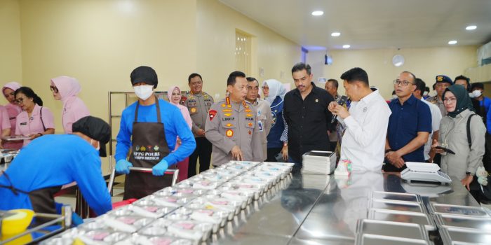 Kapolri Resmikan 28 SPPG Polri, Instruksikan Perkuat Quality Control