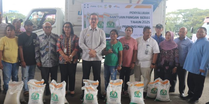 Resmi Lepas Bantuan Beras Untuk 119.990 KK Gubernur: Bantuan ini Diharapkan Tepat Sasaran