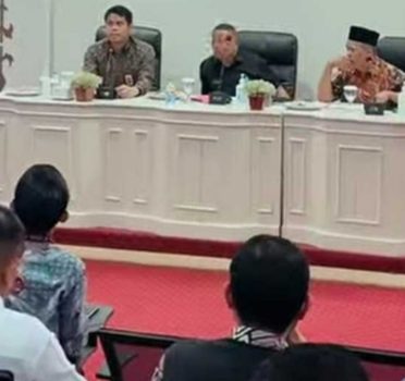 TPAKD Kota Ambon Perkuat Sinergitas Inklusi Keuangan Daerah Dalam Rapat Pleno Tahun 2025.