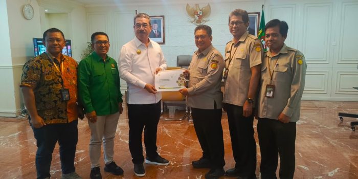 Pertemuan Bapak Gubernur Maluku dengan Dirjen Perkebunan Kementan