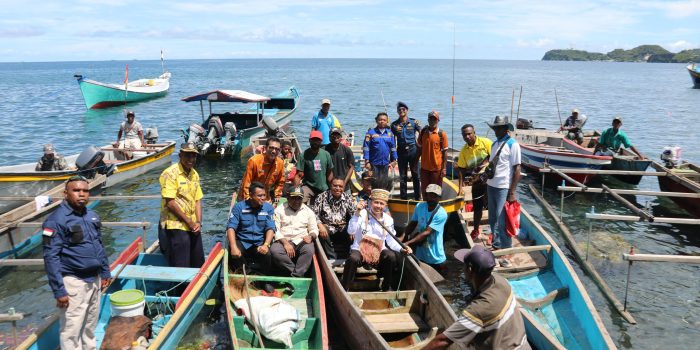 *Pj Gubernur Papua Agus Fatoni Tinjau Langsung Gerai Perikanan Tangkap di Pulau Cina Kecil: Dorong Legalitas-Kesejahteraan Nelayan