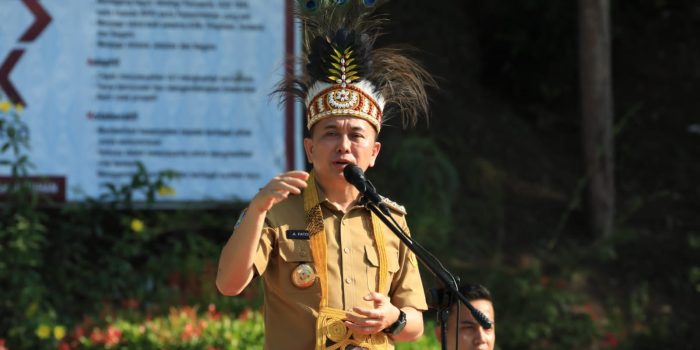 Pj Gubernur Papua Agus Fatoni Pimpin Apel Gabungan di Lingkungan Pemkot Jayapura