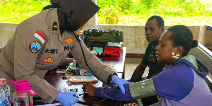 Dari Pantai Timur Papua, Dua Srikandi Polri Hadir Membawa Harapan
