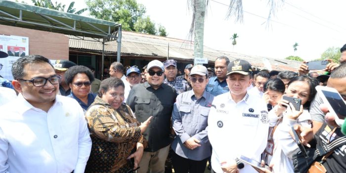 Pastikan Proses PSU Berjalan Lancar, Pj Gubernur Papua bersama Wamendagri-Forkopimda Pantau Sejumlah TPS