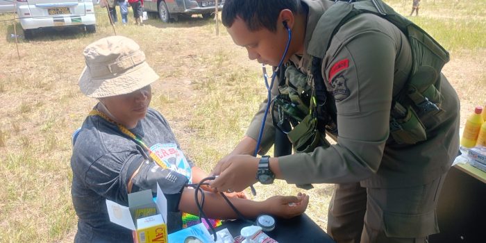 Partisipasi Tim Kesehatan Satgas Ops Damai Cartenz Gelar Pelayanan Kesehatan di Festival Budaya Lembah Baliem