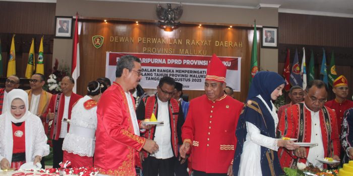 RAPAT PARIPURNA DPRD MALUKU, GUBERNUR : HARMONI SOSIAL ADALAH PONDASI PEMBANGUNAN MALUKU