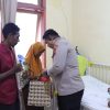 PEDULI KEMANUSIAAN, KAPOLRES SBT JENGUK DAN SALURKAN BANTUAN BAGI ANAK PENDERITA KUSTA DAN GIZI BURUK DI RSUD BULA