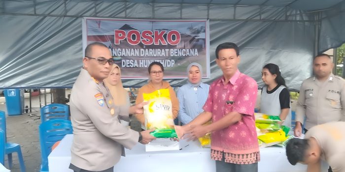 Polda Maluku Salurkan 500 Kg Beras untuk Pengungsi di Desa Hunuth