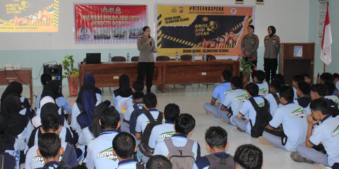 Gelar “Polwan Goes to School” di SMK Negeri 3, Polwan Edukasi Kesadaran Hukum Sejak Usia Dini dan Hadirkan Pendidikan Karakter untuk Pelajar