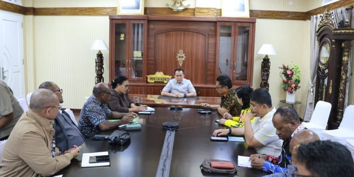 Hari Libur Nasional, Pj Gubernur Fatoni dan Pemprov Papua Tetap Semangat dan Bekerja untuk Rakyat