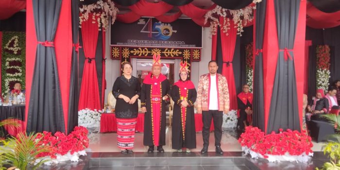 Upacara Pengukuhan Wali kota Ambon Bodewin Wattimena Dan Wakil Wali kota Ambon Ely Toisuta Sebagai Upulatu Dan Pati Kota Ambon