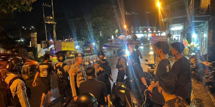Patroli Blue Light Dit Samapta Polda Maluku: Aksi Nyata Dukung Kebijakan “Basudara Tarus Biking Bae”
