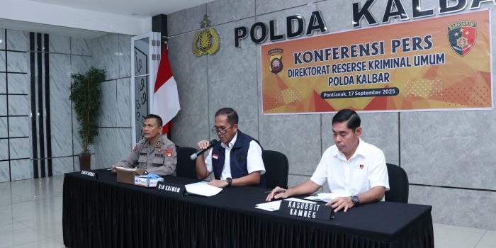 Polda Kalbar Tangkap Empat Penyusup Aksi Masa di Mapolda dan kantor DPRD Provinsi Kalbar, Bom Molotov dan Senjata Tajam Disita