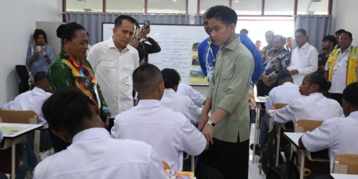 Wapres Gibran Kunjungi Sekolah Rakyat SRMA 29 Jayapura, Pj Gubernur Agus Fatoni: Sangat Bermanfaat untuk Papua