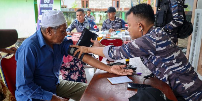 KODAERAL IX DAN BI SINERGI GELAR BAKTI KESEHATAN DAN EDUKASI CINTA, BANGGA, PAHAM RUPIAH DI SERAM BAGIAN TIMUR