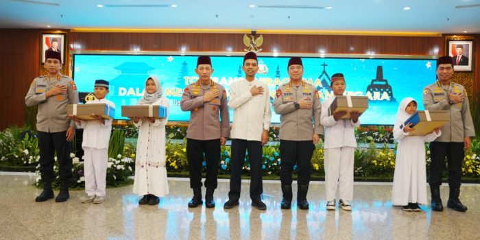Ceramah di Mabes Polri, UAS Tekankan Pentingnya Toleransi Beragama