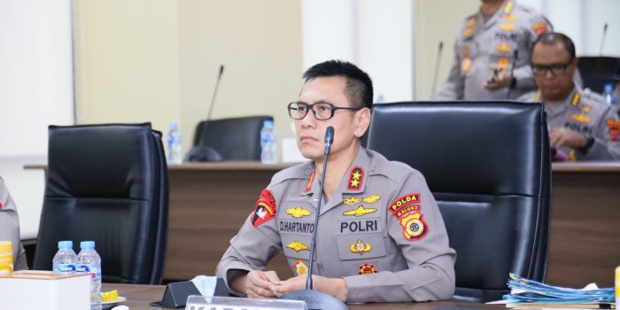 Ustadz Abdul Somad Ceramah di Mabes Polri, Diikuti Kapolda Maluku Melalui Vicon