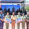 TNI PRIMA-TNI RAKYAT-INDONESIA MAJU, SINERGI TNI DI MALUKU GELAR PASAR MURAH DAN PEMBAGIAN SEMBAKO SONGSONG HUT TNI KE-80