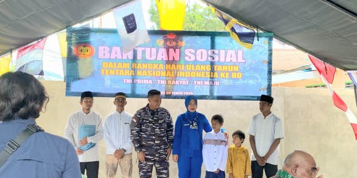 TNI di Kepulauan Aru Santuni Anak – Anak Pesantren dan Anak Panti Asuhan Santa Maria Dobo