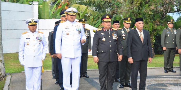 Jelang HUT ke-80 TNI, Wakapolda Maluku Hadiri Upacara Ziarah Taman Makam Pahlawan Kapahaha