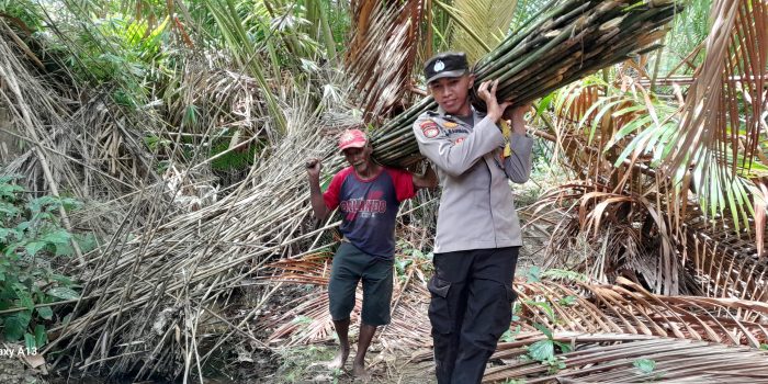 Bhabinkamtibmas Kilwaru, Polsek Geser, Polres Seram Bagian Timur, hadir bukan sekadar menjaga keamanan, tetapi menyalakan harapan dan membangun kehidupan masyarakat kepulauan.