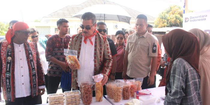 Gubernur Maluku Tinjau Pameran 30 UMKM Ajak Pelaku Usaha  Terus Berkreatifitas