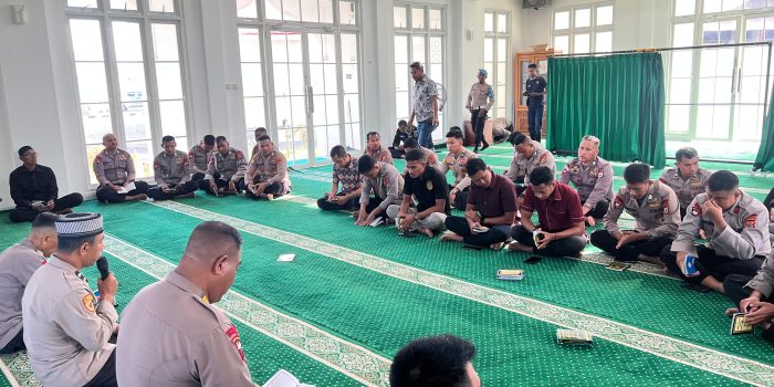 Polda Maluku Bentuk Personel Polri yang Religius dan Berintegritas Lewat Pembinaan Rohani”