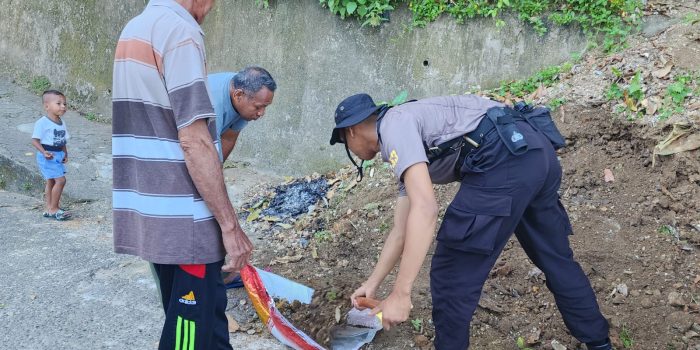 Siswa Bintara Polri Angkatan 53 SPN Polda Maluku Jalankan Program “Live In” di Desa Larike