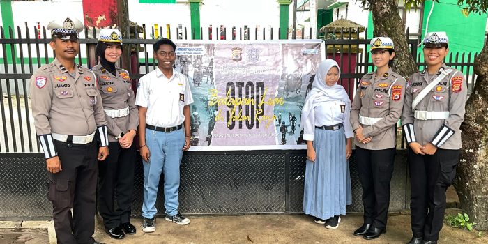 Ops Zebra Hari Kedua: Dit Lantas Polda Maluku Sambangi Dua Sekolah di Kota Ambon, Tekankan Budaya Tertib Berlalu Lintas Sejak Dini