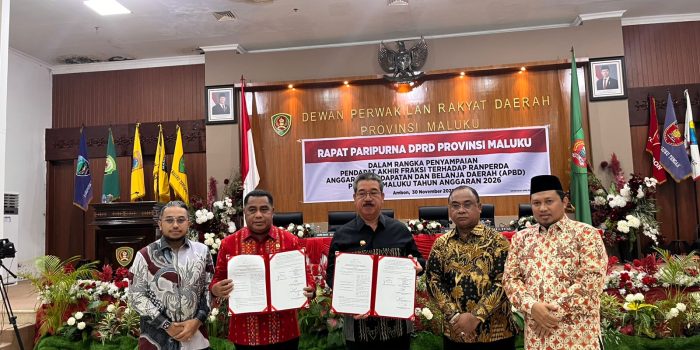 Rapat Paripurna DPRD Provinsi Maluku Penyampaian Pendapat Akhir Fraksi Terhadap Ranperda APBD 2026, Gubernur Beri Apresiasi