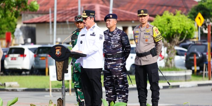 Gubernur Maluku Pimpin Apel Gelar Pasukan Operasi Lilin Salawaku 2025, Bacakan Amanat Kapolri