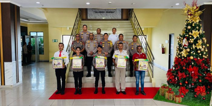 Sambut Natal 2025, Kapolda Maluku Wujudkan Makna Natal Bagi Personil Dan ASN