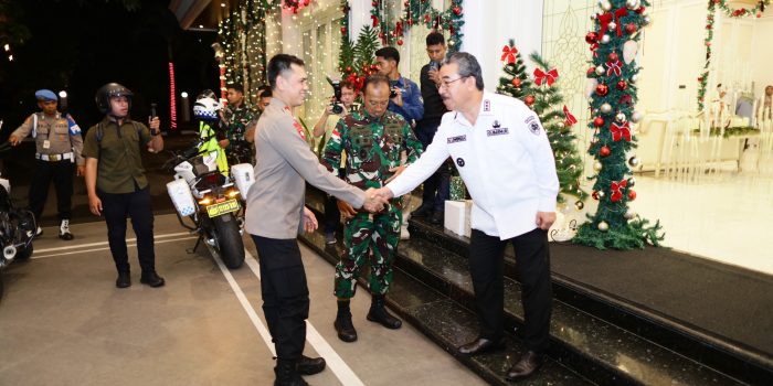 Amankan Malam Pergantian Tahun, Kapolda Maluku Bersama Forkopimda Ikuti Pantauan Situasi Nasional Bersama Kapolri dan Panglima TNI