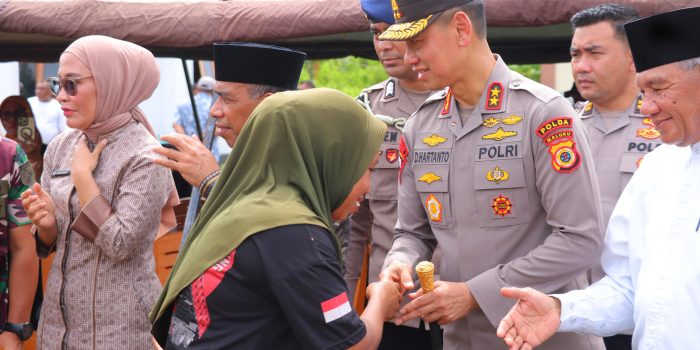 Hadiri Prosesi Ritual Adat Perdamaian di Desa Ngadi, Ini Pesan Kapolda Maluku
