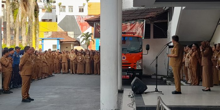 Wali Kota Ambon Tekankan Adaptasi dan Disiplin Anggaran di Apel Pagi Awal 2026