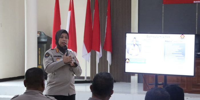 Hadapi Tantangan Era Digital, Bid Humas Polda Maluku Supervisi Polres SBB