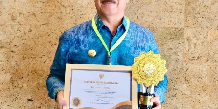Hendrik Lewerissa Antar Maluku Raih Penghargaan Nasional UHC