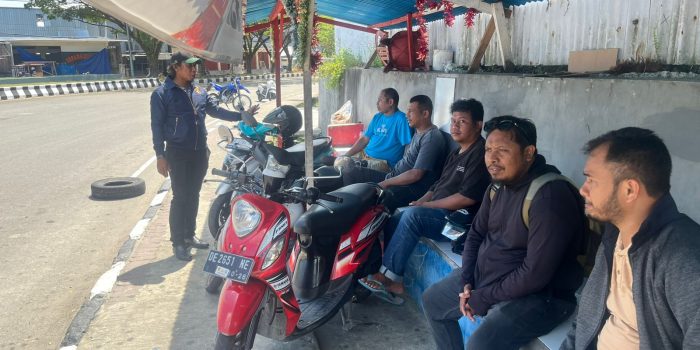 Cegah Aksi Premanisme, Tim Ops Pekat Polda Maluku Sambangi Pengendara Ojek dan Tukang Parkir di Kota Ambon