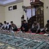 Usai Pimpin Perdamaian, Kapolda Maluku Sholat Magrib dan Buka Puasa Bersama Warga Fiditan Tual