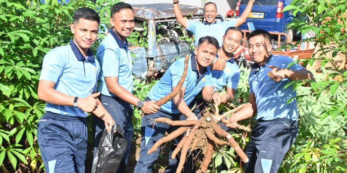 Lanud Pattimura Panen Singkong dan Semangka, Sinergi Ketahanan Pangan dan Visi Asta Cita