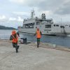 Jalankan Operasi Alur Trisena-26, KRI Teluk Lada-521 Resmi Sandar di Dermaga Kesatriaan Tawiri Kodaeral IX