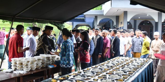 Pererat Tali Silaturahmi, Keluarga Besar Kodaeral IX Laksanakan Sholat Idul Fitri 1447 H dan Halal Bihalal di Masjid Nurul Iman