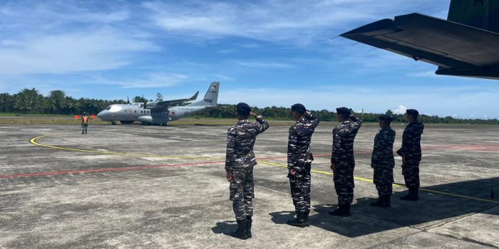 Perkuat Pengamanan Perairan Timur, Pesawat Patroli Maritim TNl AL P-8301 Tiba di Ambon